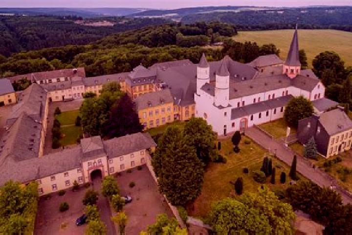 Escorts Steinfeld, Germany — Local Companions