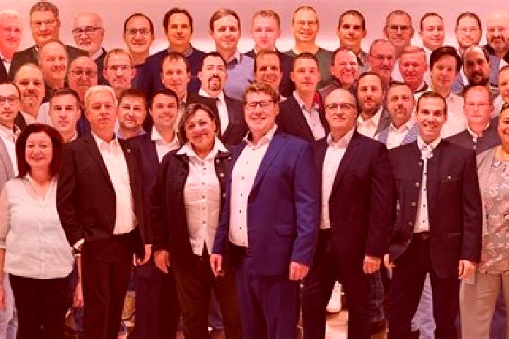 Escorts Stetteldorf am Wagram, Austria — Local Companions