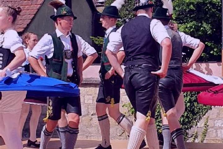Escorts Stoernstein, Germany — Local Companions