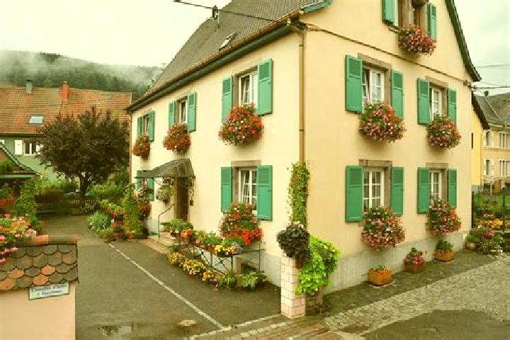 Escorts Stosswihr, France — Local Companions