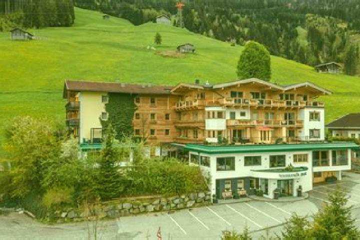 Escorts Strass im Zillertal, Austria — Local Companions