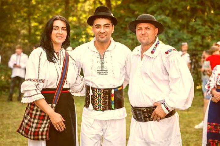Escorts Suciu de Jos, Romania — Local Companions