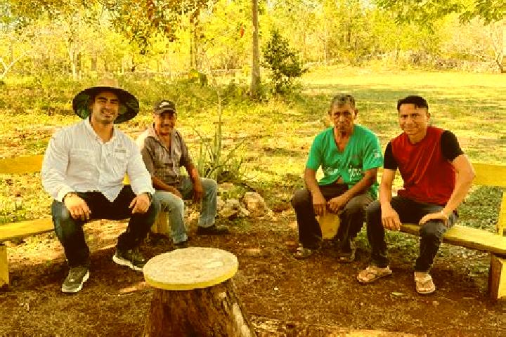 Escorts Sucopo, Mexico — Local Companions