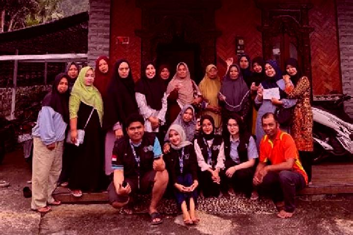 Escorts Sumbermanjing Krajan, Indonesia — Local Companions