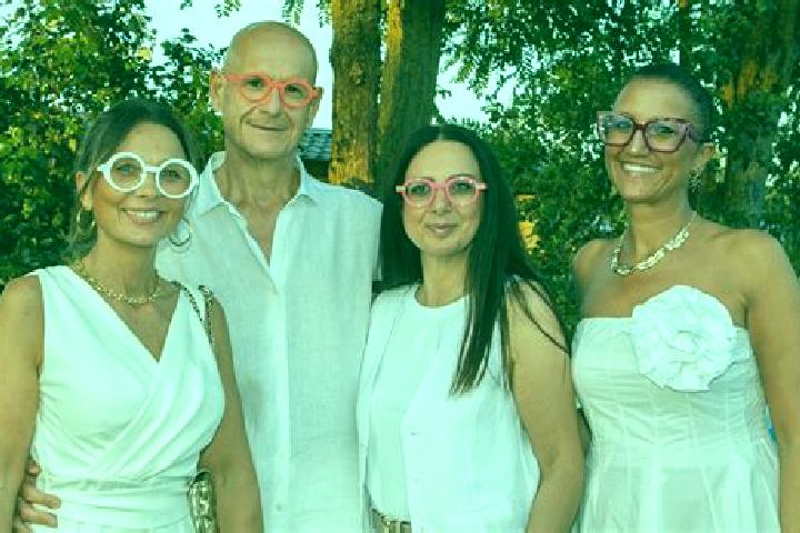 Escorts Taglio di Po, Italy — Local Companions