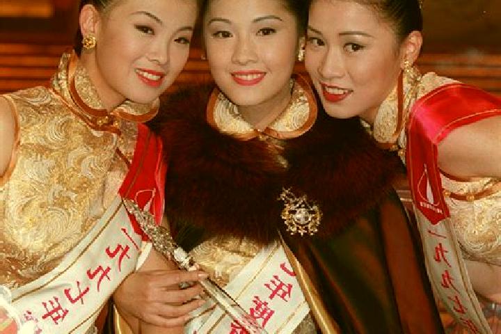 Escorts Tai Wo Hau, Hong Kong — Local Companions