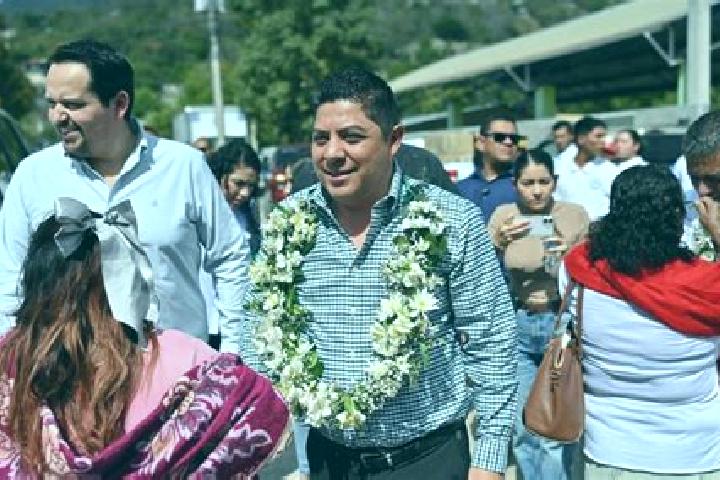 Escorts Tambaca, Mexico — Local Companions