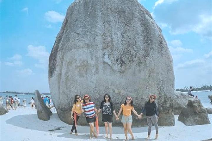 Escorts Tanjung Pandan, Indonesia — Local Companions