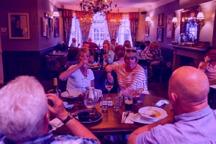 Escorts Tarporley, United Kingdom — Local Companions