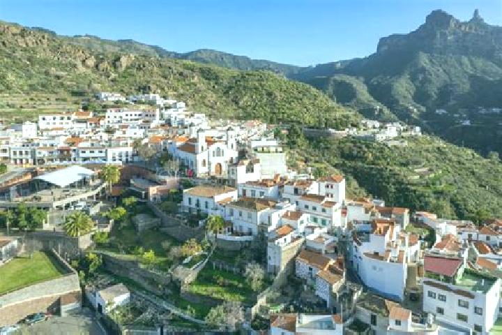 Escorts Tejeda, Spain — Local Companions