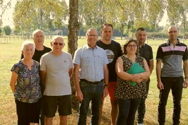 Escorts Tennie, France — Local Companions