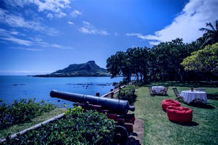 Escorts Terre Rouge, Mauritius — Local Companions