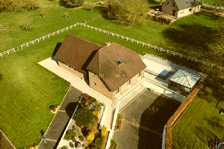 Escorts Tilloy-les-Mofflaines, France — Local Companions