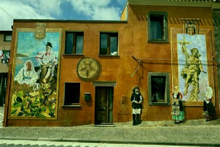 Escorts Tinnura, Italy — Local Companions