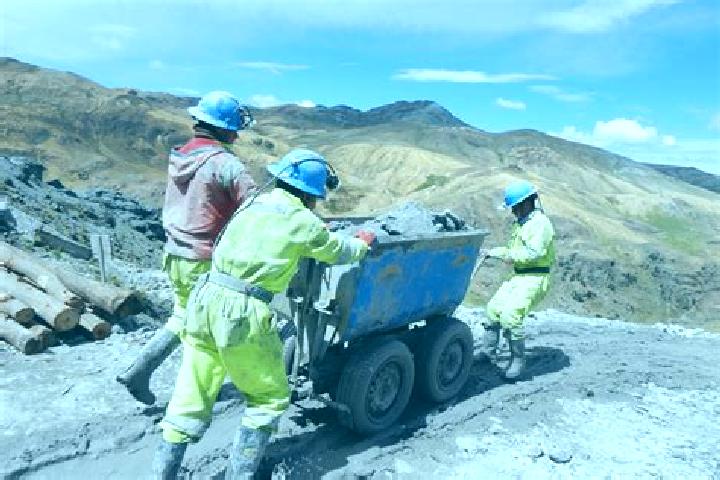 Escorts Tiquillaca, Peru — Local Companions