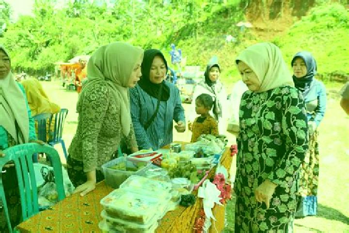 Escorts Tirtoyudo, Indonesia — Local Companions