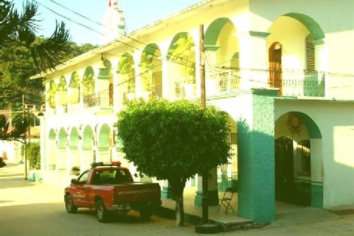 Escorts Tlacoachistlahuaca, Mexico — Local Companions