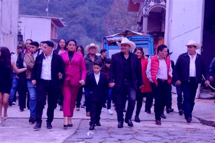 Escorts Tlacolulan, Mexico — Local Companions
