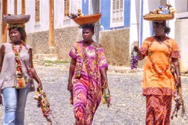 Escorts Tome Barraz, Cape Verde — Local Companions