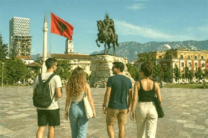 Escorts Tomor i Madh, Albania — Local Companions