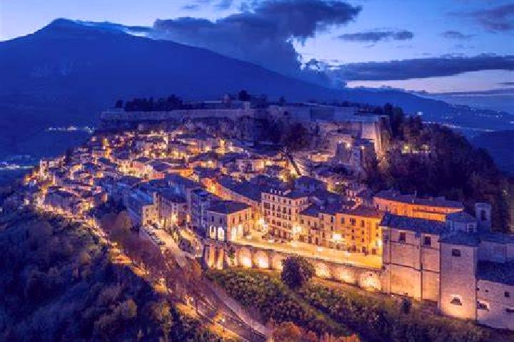 Escorts Torano Castello, Italy — Local Companions