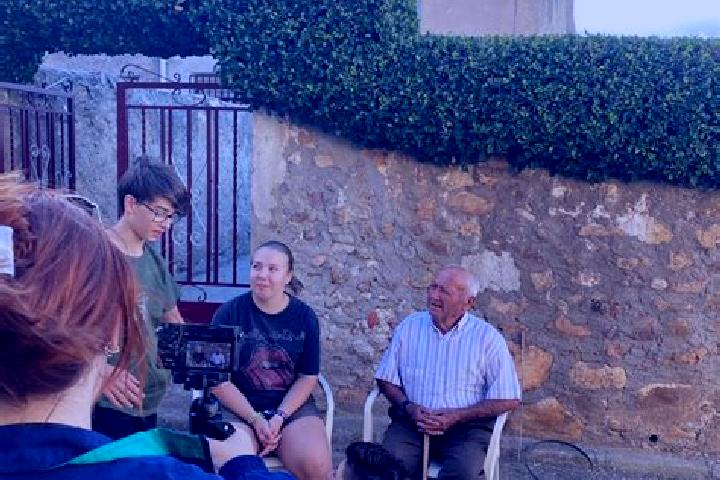 Escorts Torrecilla del Rebollar, Spain — Local Companions
