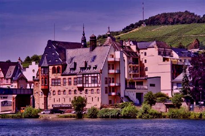 Escorts Traben-Trarbach, Germany — Local Companions