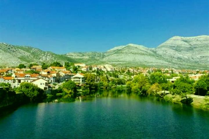 Escorts Trebinje, Bosnia and Herzegovina — Local Companions