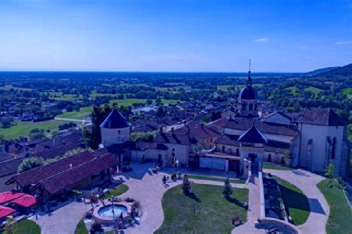 Escorts Treffort-Cuisiat, France — Local Companions