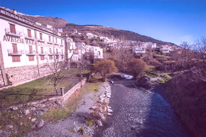 Escorts Trevelez, Spain — Local Companions