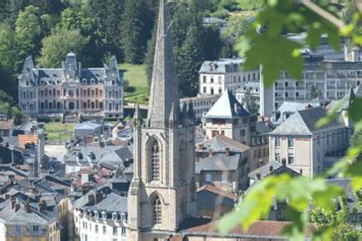 Escorts Tulle, France — Local Companions