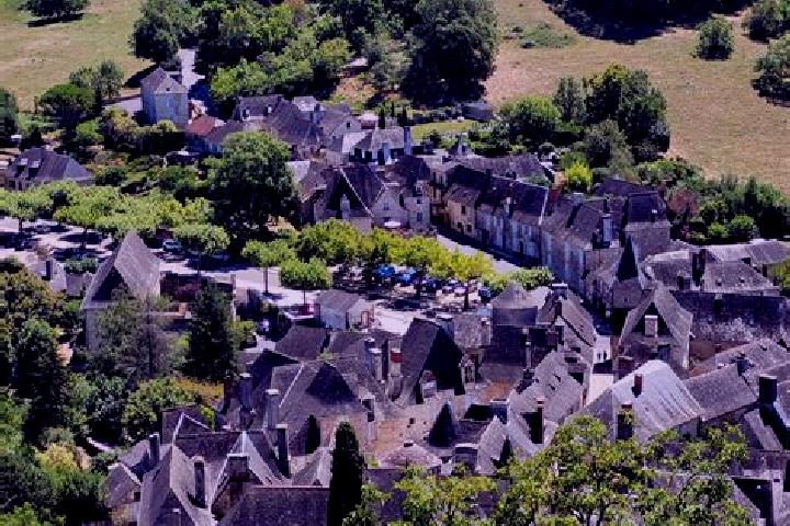 Escorts Turenne, France — Local Companions