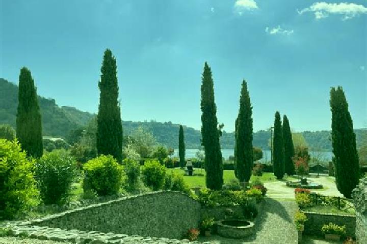 Escorts Uliveto Terme, Italy — Local Companions