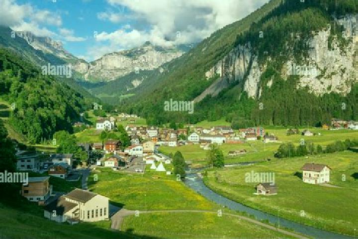 Escorts Unterschachen, Switzerland — Local Companions