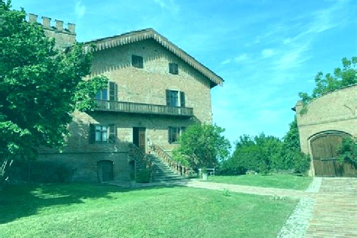 Escorts Vaglio Serra, Italy — Local Companions