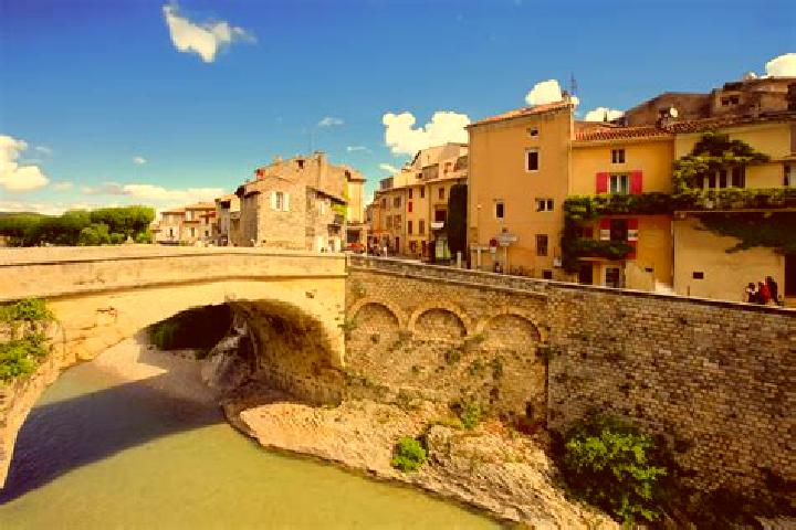 Escorts Vaison-la-Romaine, France — Local Companions