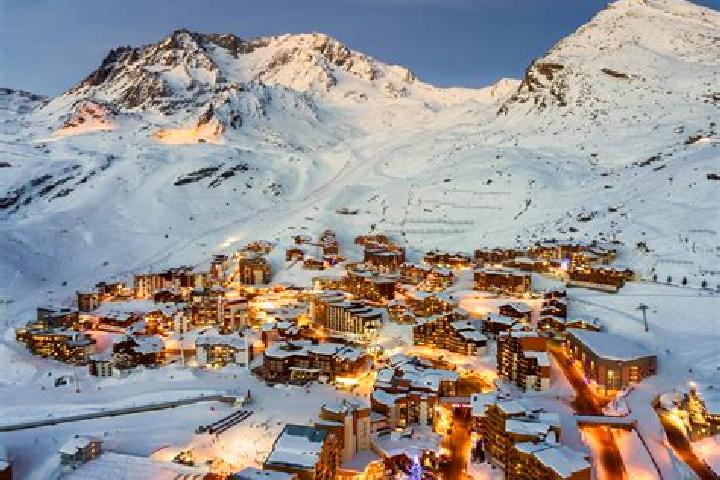 Escorts Val Thorens, France — Local Companions