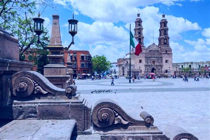 Escorts Valle de Aguascalientes, Mexico — Local Companions