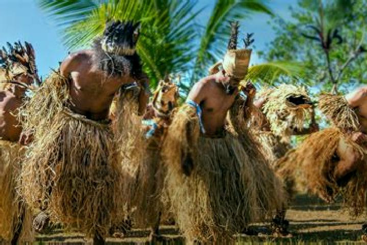 Escorts Vallee du Tir, New Caledonia — Local Companions