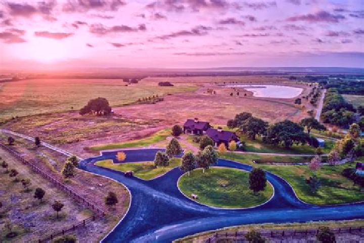 Escorts Valley Acres, United States — Local Companions