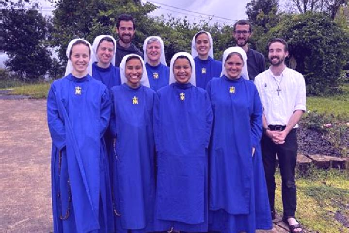Escorts Valmont, France — Local Companions