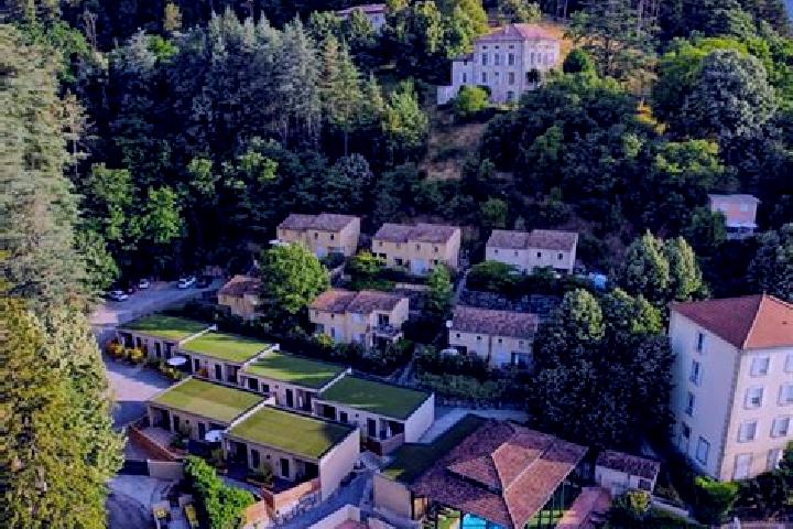 Escorts Vals-les-Bains, France — Local Companions