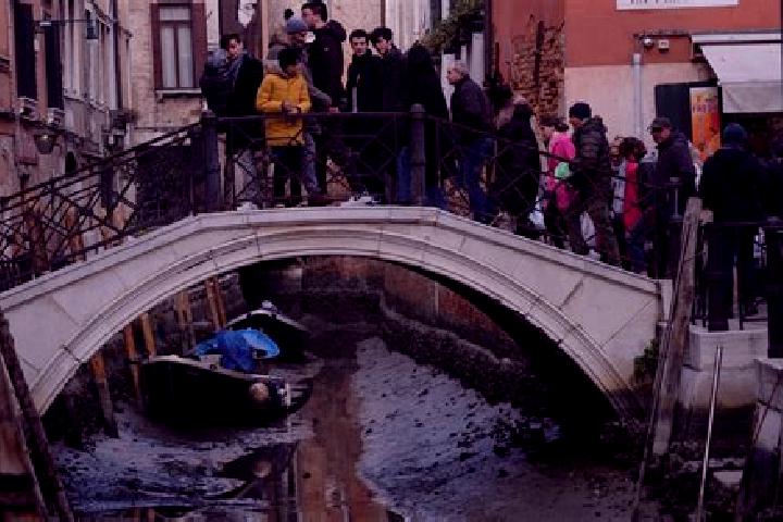 Escorts Varago, Italy — Local Companions