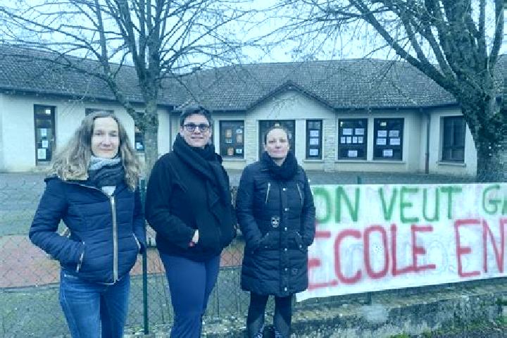 Escorts Vaux-sous-Aubigny, France — Local Companions