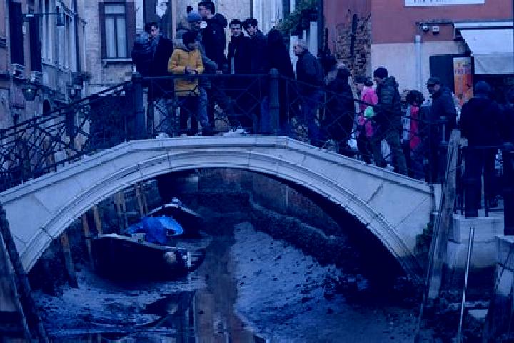 Escorts Verres, Italy — Local Companions
