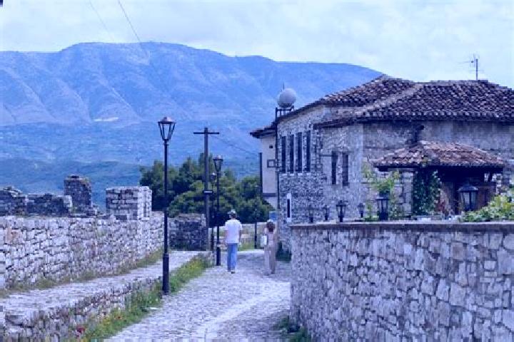 Escorts Vertop, Albania — Local Companions