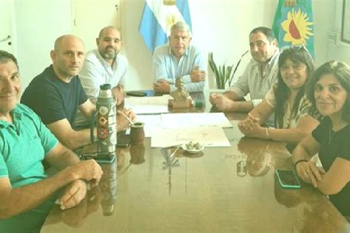 Escorts Viamonte, Argentina — Local Companions