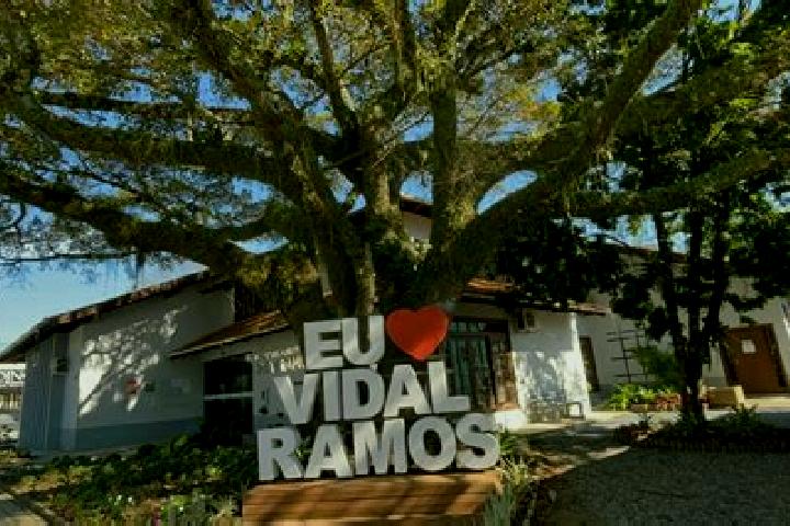 Escorts Vidal Ramos, Brazil — Local Companions