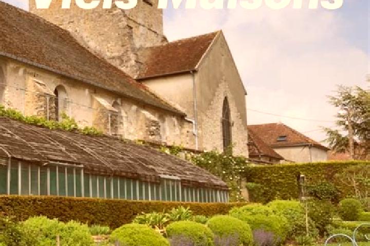 Escorts Viels-Maisons, France — Local Companions