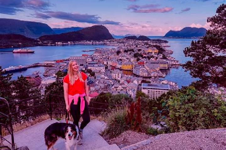 Escorts Vikevag, Norway — Local Companions